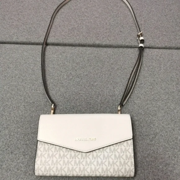Authentic Michael Kors Jet Set Envelope Crossbody | Vanilla Signature | NWT - Picture 1 of 11